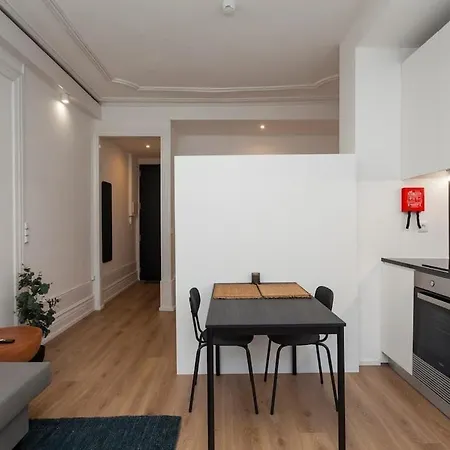 Apartment Your Base S Art District 11 *